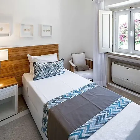 Sleeps 16 Pool Air Con Wifi